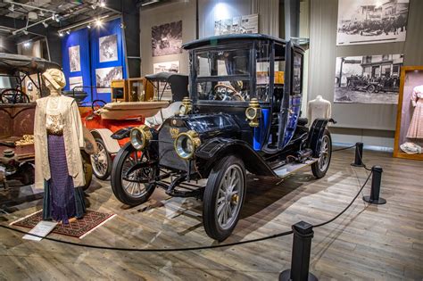 Collections — Fountainhead Antique Auto Museum