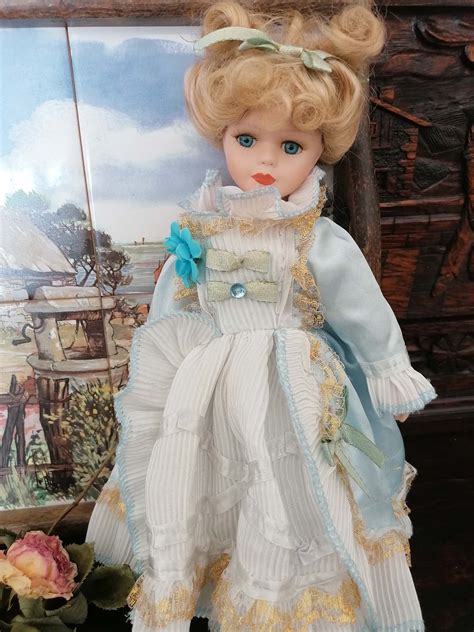 collectable beaux arts poupée de porcelaine édition spéciale à collectionner poupée en