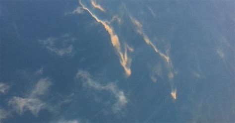 The Oil Slick Possibly From Malaysian Airlines Mh370 Seen From Vietnamese Finding Team Imgur
