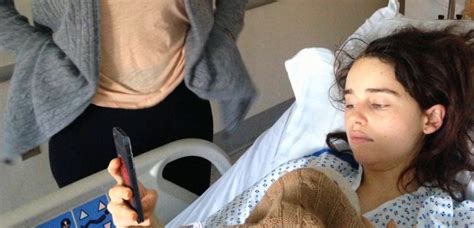 Emilia Clarke De Game Of Thrones Partage Ses Photos à Lhôpital Après Ses Avc Huffpost