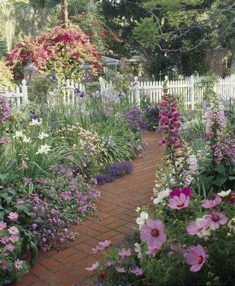32 Lovely Flower Garden Design Ideas To Beautify Your Outdoor