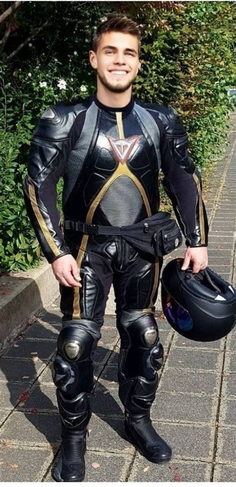 Pin Auf Hot Guys In Motorcycle Gear