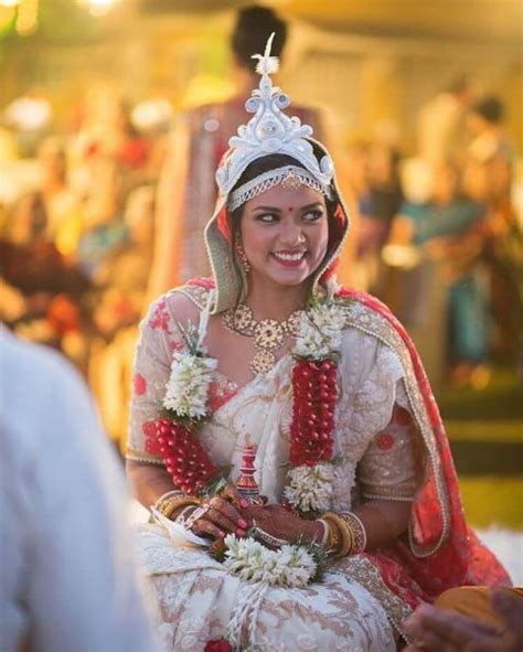 Most Stunning Bengali Bridal Looks That Are Jaw Dropping Shaadi Baraati