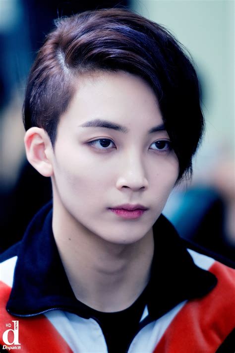 Yoon jeong han (윤정한) is a korean singer jeonghan is nicknamed as the angel of the group and is considered as the mother figure to the boys. Seventeen Jeonghan | ジョンハン, ジスハン