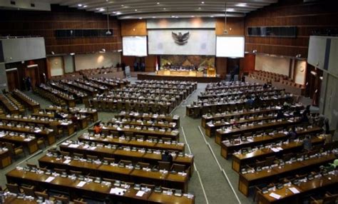 Dikutip dari laman resminya yakni www.dpr.go.id, dpr memiliki tiga. √ Dewan Perwakilan Rakyat (DPR) : Arti, Tugas dan Fungsi