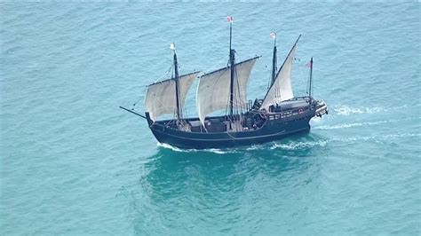 Replicas Of Columbus Ships Nina And Pinta Docking In Venice Youtube