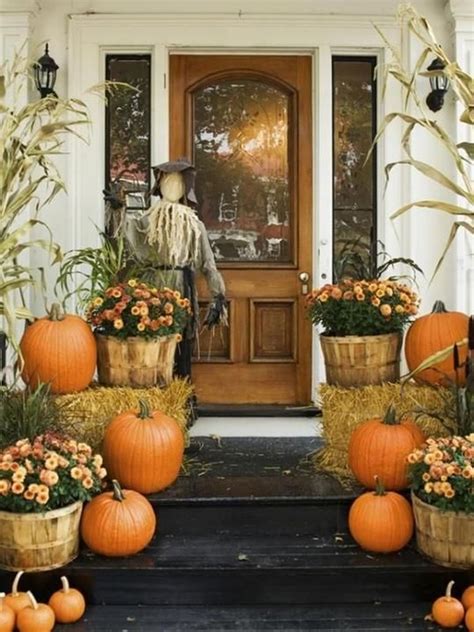 30 Creative Fall Decoration In Your Front Yard Fall Decorations Porch
