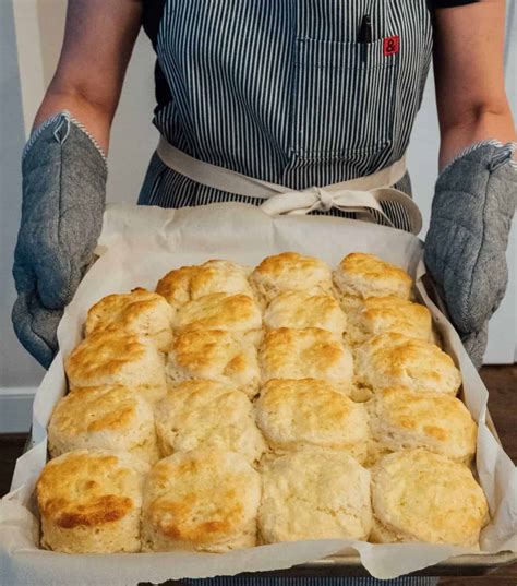The Most Fluffy And Buttery Biscuits Ever Easy Buttery Tender Biscuits