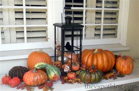 Outdoor Decor Using Pumpkins Gourds And Fall Foliage To