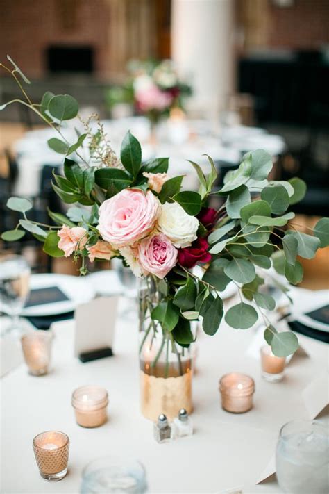 28 Centerpieces For Round Tables In Different Styles Everafterguide