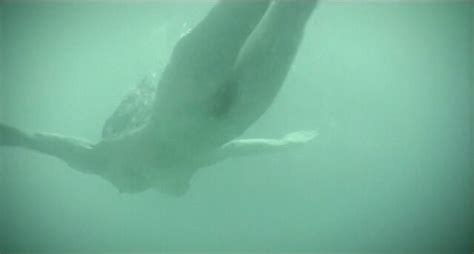 Nude Video Celebs Suzan Anbeh Nude Aquarios 2001