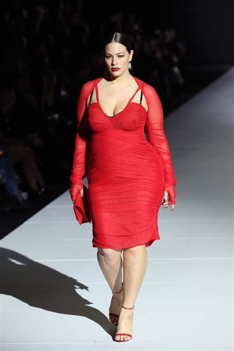 プラスサイズモデルの起用は1％以下。2023年秋冬シーズンから紐解く、ボディ・インクルーシビティの行方 Vogue Japan