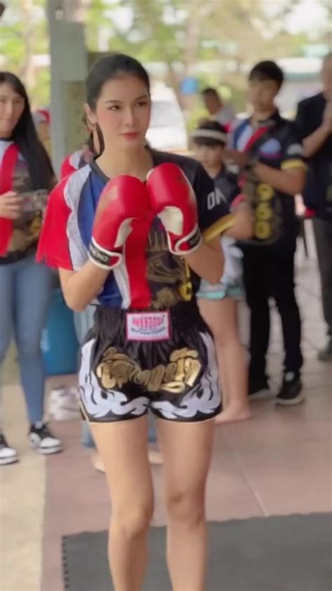 Gorgeous Former Porn Star Is Set To Make Professional Muay Thai Debut Next Month Daily Star
