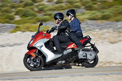 The new bmw maxi scooter c 650 sport turns even a routine journey into a driving experience. BMW C 650 Sport online kaufen