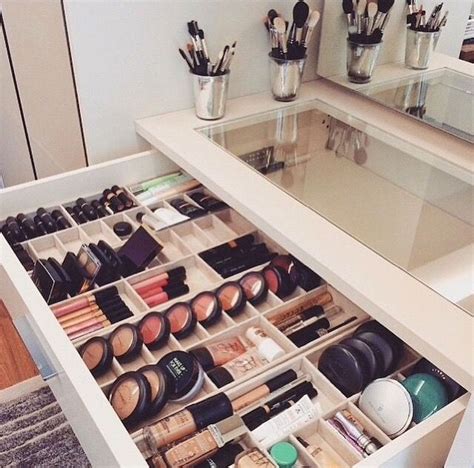 30 Adorable Make Up Vanity Ideas Suitable For Small Space In 2020