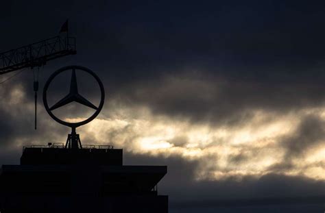 Streit Um Daimler Jobs Kampfplatz Daimler Wirtschaft