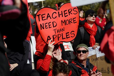 Explainer Denver Teachers Strike Challenges Landmark Incentive Pay