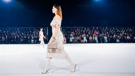 A lot can change in the course of a football season, with a player's stock a volatile variable dependent on their progress, contract, age and form, among other factors. Jacquemus | Fall Winter 2020/2021 | Full Show - YouTube