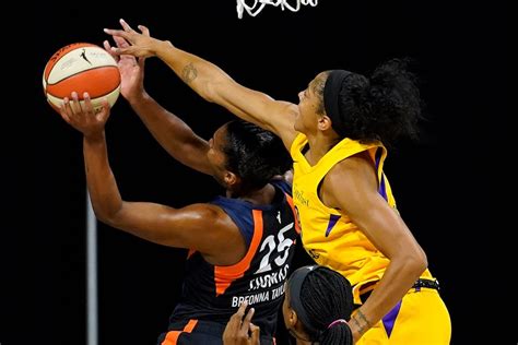 Candace Parker Earns 2020 Wnba Defensive Player Of The Year Hero Sports