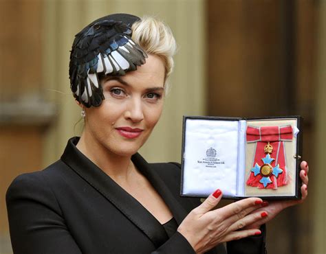 Kate Winslet Flashed Her Legs In A Little Black Dress At The London Critics Circle Awards