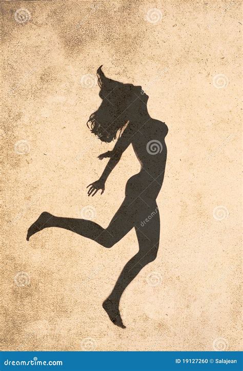 Silueta De Saltar A La Mujer Desnuda Foto De Archivo Imagen De Aptitud Piernas