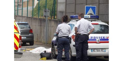 France Faits Divers Metz 57 Un Commandant De Gendarmerie Tue Sa