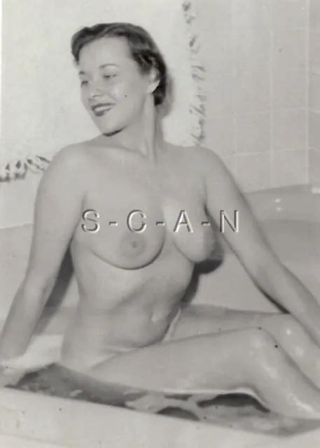 ORIGINAL VINTAGE 1940S 60S Nude RP Detroit Well Endowed Woman In