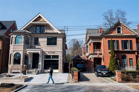Home Prices In Toronto Rise To Record Levels And Heres What Experts