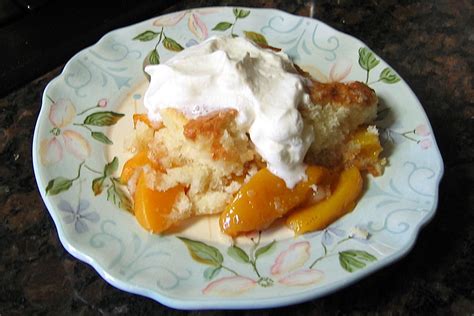 This easy peach cobbler recipe is one of our most popular desserts and is the pefect ending to any summertime meal. Quick and Easy Peach Cobbler Recipe