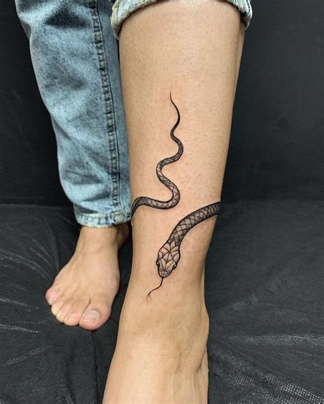 Konsep Baru Small Snake Tattoo