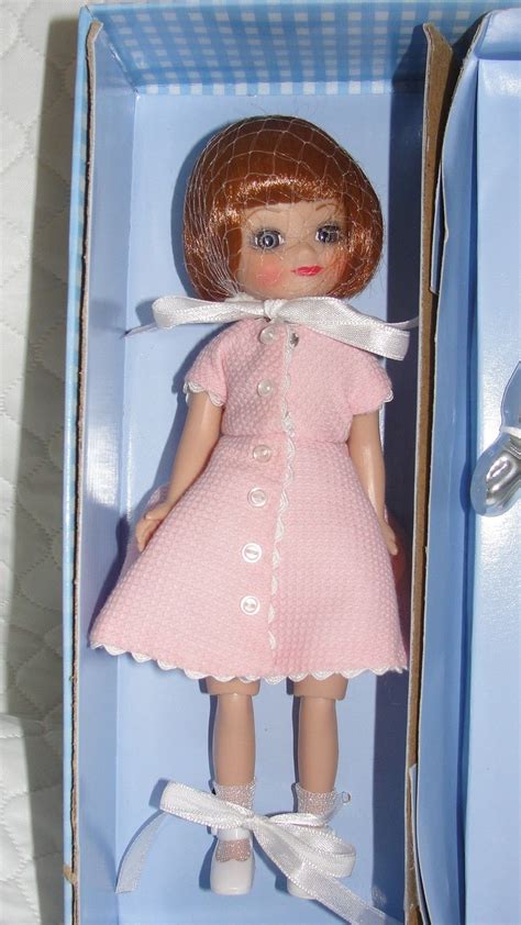 2005 Flour Power Dressed Tiny Betsy Mccall Doll By Robert Tonner