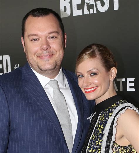 Beth Behrs And Michael Gladis Engaged Young Hollywood