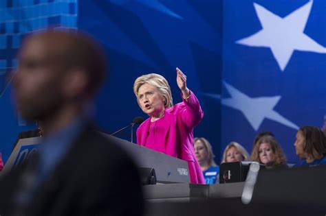 hillary clinton will receive intelligence briefings despite gop pressure official says wsj