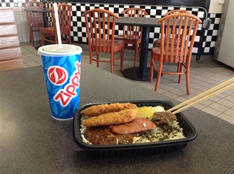 Top 10: Food places around O‘ahu – Chaminade Silversword