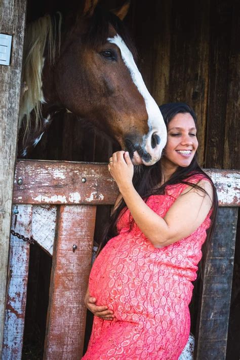 Foto de grávida com cavalo Embarazo Foto
