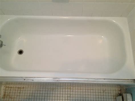 Our bathtub refinishing and reglazing services will make your grungy surfaces. Tub Reglazing - Bathtub Refinishing Los Angeles