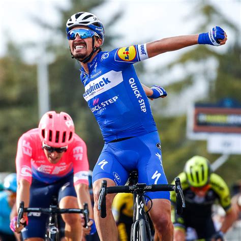 Weltmeister julian alaphilippe verzückt die einheimischen radfans in der bretagne mit dem sieg in der 1. Alaphilippe fliegt bei Tirreno-Adriatico zum vierten ...