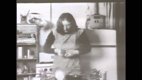 Semiotics Of The Kitchen De Martha Rosler Youtube