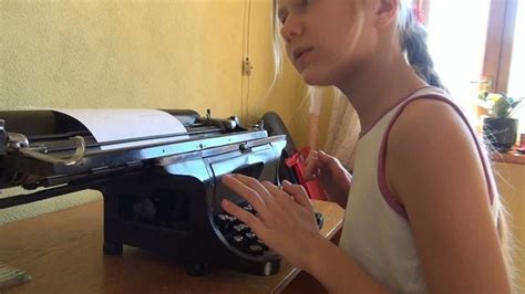 Milanа and typewriter смотреть видео онлайн от MILANAFAMILY в