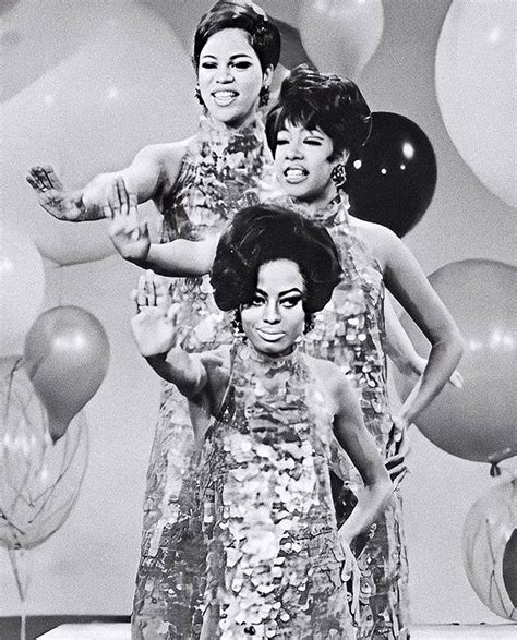 L R Mary Wilson Diana Ross And Florence Ballard Diana Ross Supremes
