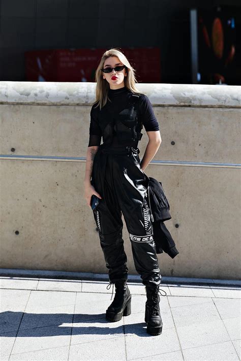Pin By Pinner On Light Academia Soft Girl Seoul Fashion Week Edgy