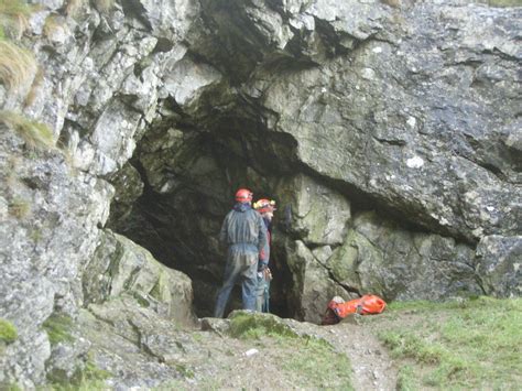 Cave In Derbyshire Peak District Peaks And Paddles Outdoor Adventure