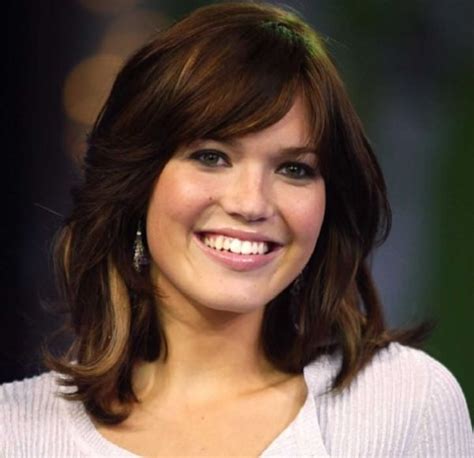 To create this style, apply styling gel and blow dry the hair straight using a large round brush. 15 Funky Mandy Moore Short Hairstyles