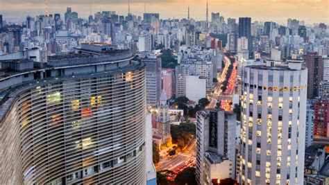 sɐ̃w ˈpawlu (listen)) is one of the 26 states of the federative republic of brazil and is named after saint paul of tarsus. São Paulo, a porta de entrada do Brasil - Seu Mochilão