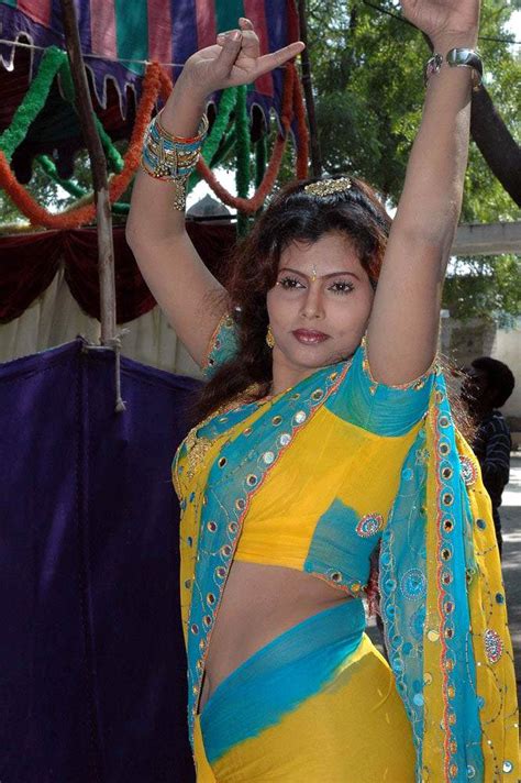 Wallpaper Pictures Gallery Tollywood Actress Kanishka In Saree Navel