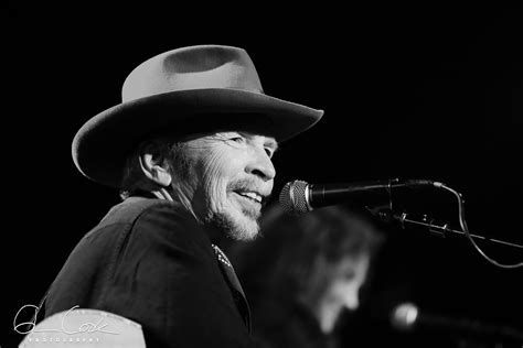 Show Review Dave Alvin Smokin Guitar At The Birchmere Wchristy