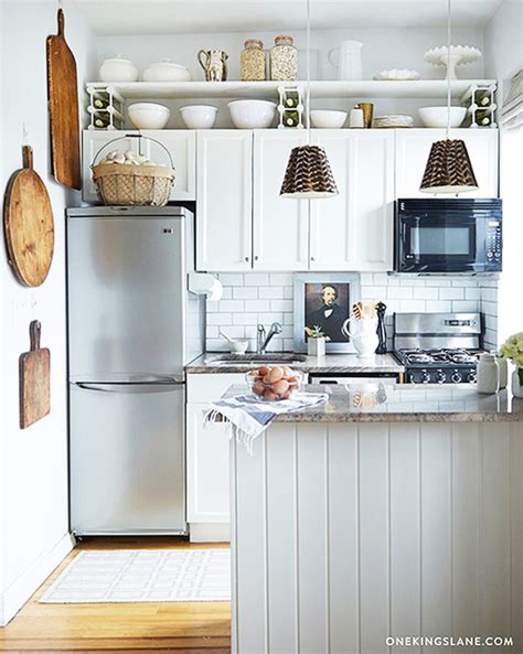 They also break up the texture of the room, providing an. 10 Stylish Ideas for Decorating Above Kitchen Cabinets