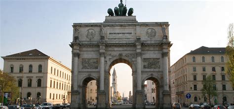 Er misst 375 hektar und zieht sich vom altstadtring bis in den münchner nordosten am westufer der isar entlang. Schwabing München Stadtteil - Das offizielle Stadtportal ...