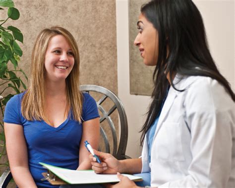 Obstetrician And Gynecologist Doctors How Can A Gynecologist Help You