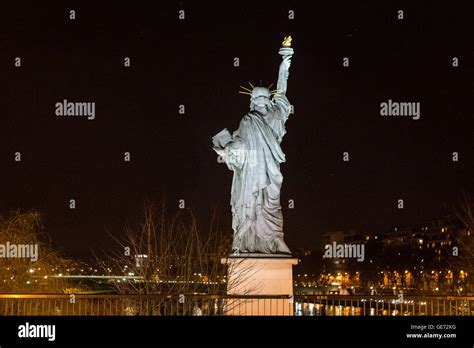 Statue Of Liberty At Night In Paris Stock Photo Alamy